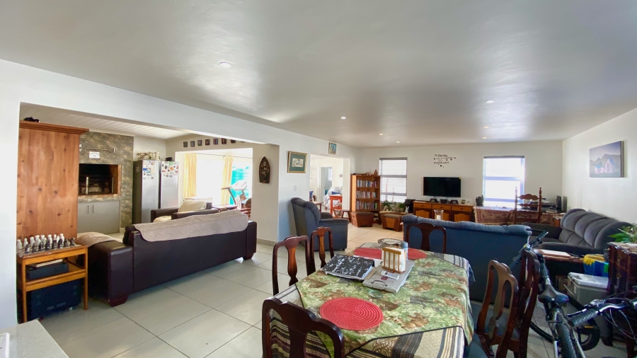 4 Bedroom Property for Sale in Dwarskersbos Western Cape